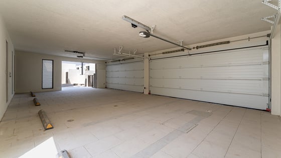 Contemporary villa in MBR City near to lagoon, picture 24