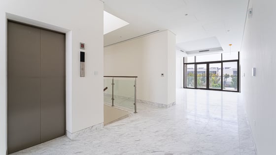 Contemporary villa in MBR City near to lagoon, picture 16