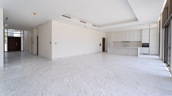 Contemporary villa in MBR City near to lagoon, picture 4