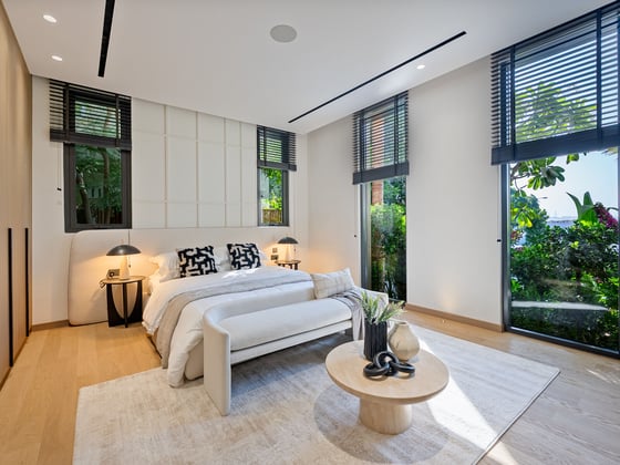 Refined Golf Course Villa with Stunning Amenities, picture 5