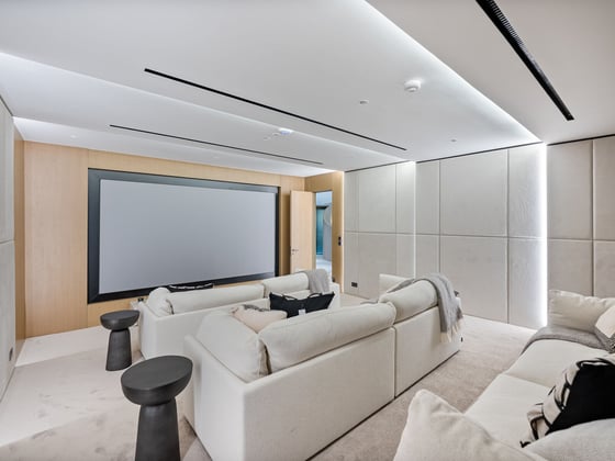 Refined Golf Course Villa with Stunning Amenities, picture 13