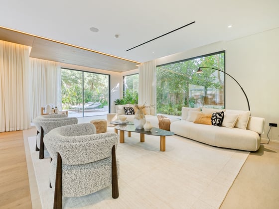 Refined Golf Course Villa with Stunning Amenities, picture 3