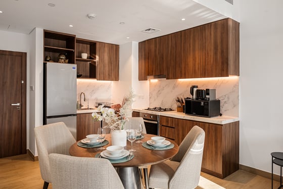 Fully Furnished | Sea and Burj Khalifa Views, picture 9