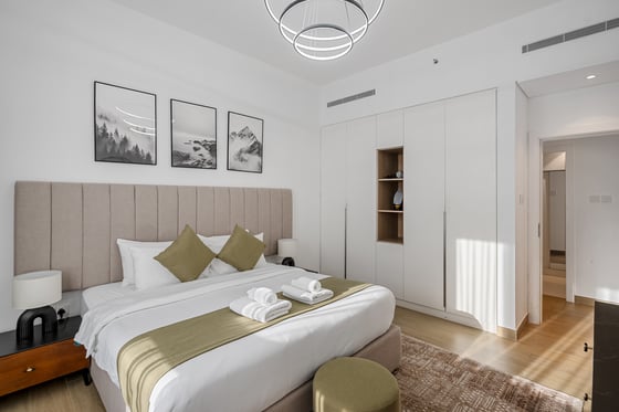 Fully Furnished | Sea and Burj Khalifa Views, picture 10