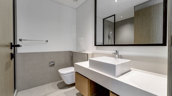 Corner apartment in Dubai Hills with golf and burj view, picture 14