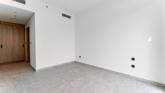 Corner apartment in Dubai Hills with golf and burj view, picture 5