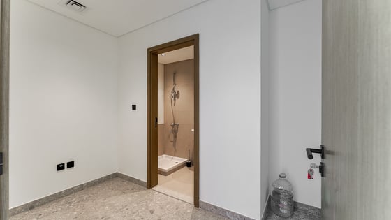 Corner apartment in Dubai Hills with golf and burj view, picture 12