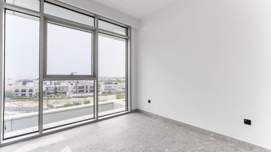 Corner apartment in Dubai Hills with golf and burj view, picture 10