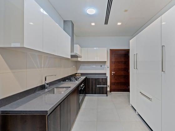 Skyline Luxury | 5 Bedrooms | Exquisite Amenities, picture 18