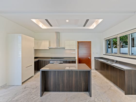 Skyline Luxury | 5 Bedrooms | Exquisite Amenities, picture 16