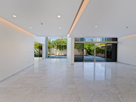 Skyline Luxury | 5 Bedrooms | Exquisite Amenities, picture 3