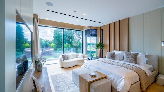 Refined Villa in Jumeirah Golf Estates, picture 18