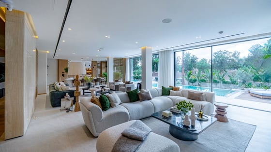 Refined Villa in Jumeirah Golf Estates, picture 2