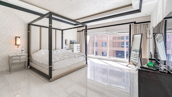 Luxurious apartment in Dubai Marina with a huge layout, picture 10