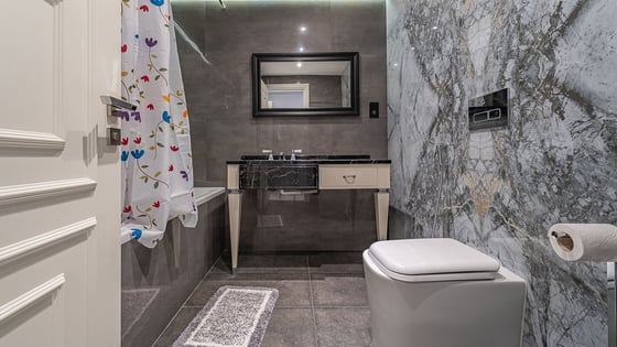 Luxurious apartment in Dubai Marina with a huge layout, picture 18