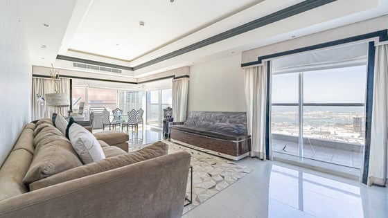 Luxurious apartment in Dubai Marina with a huge layout, picture 1