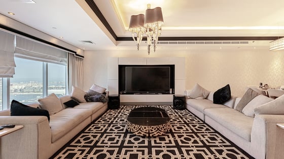 Luxurious apartment in Dubai Marina with a huge layout, picture 2