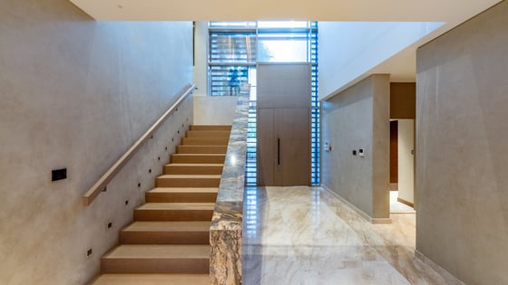 Refined Family-Friendly Villa in District One, picture 10
