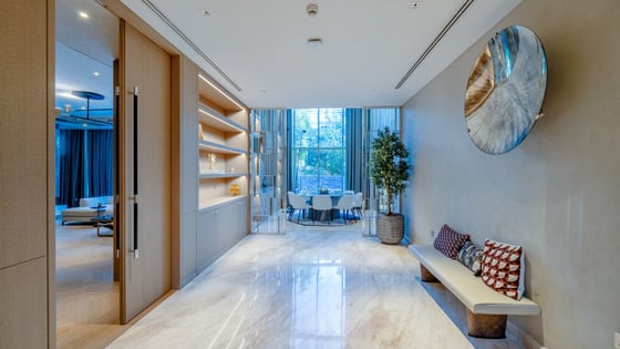 Refined Family-Friendly Villa in District One, picture 2