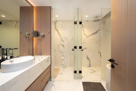 Luxurious 2BR Unit | High Floor | Skyline View, picture 21