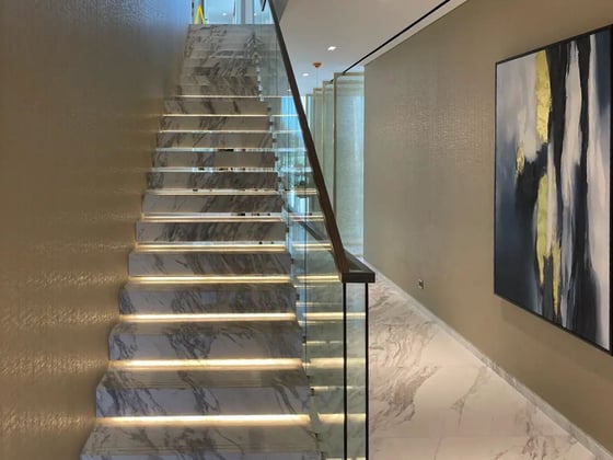 Luxurious DAMAC Hills Villa with Golf Views, picture 6