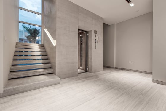 Bespoke Contemporary 6 Bed Beachfront Villa, picture 17