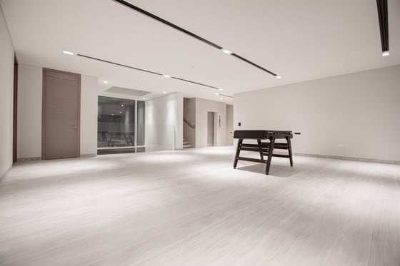 Bespoke Contemporary 6 Bed Beachfront Villa, picture 27