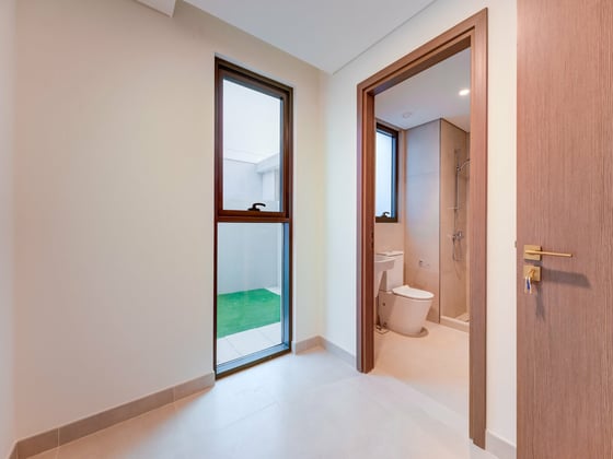 Landscaped |  Modern  Luxury  | Single Row, picture 7