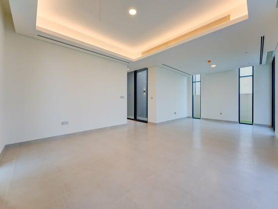 Landscaped |  Modern  Luxury  | Single Row, picture 3