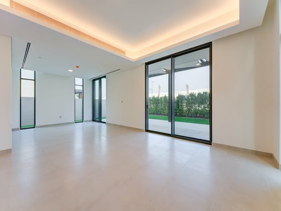 Landscaped |  Modern  Luxury  | Single Row, picture 4