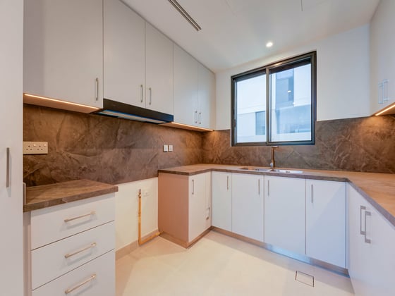 Landscaped |  Modern  Luxury  | Single Row, picture 6