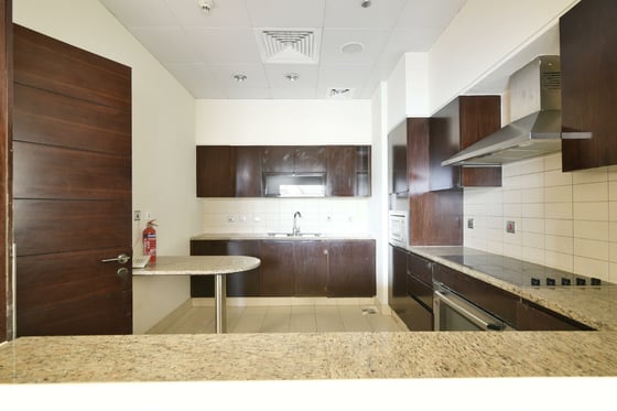 Spacious |  Mid Floor | Available Now..., picture 6