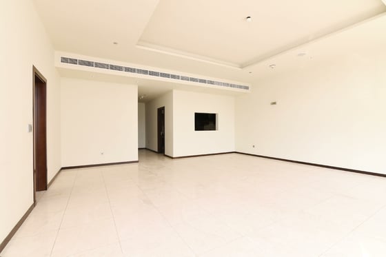Spacious |  Mid Floor | Available Now..., picture 1
