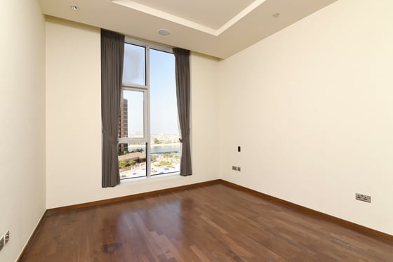 Spacious |  Mid Floor | Available Now..., picture 10