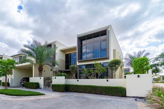 Elegant 5-Bedroom Standalone Villa with Generous Living Spac, picture 2