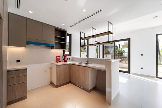 Corner Villa | Prime Location | PP......, picture 3