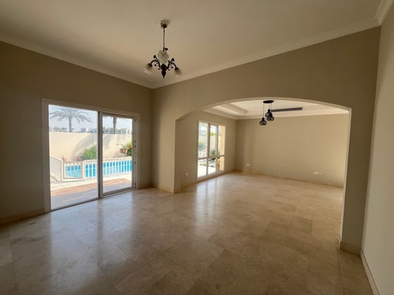 Private Pool | Landscaped | Ready to Move Now, picture 2