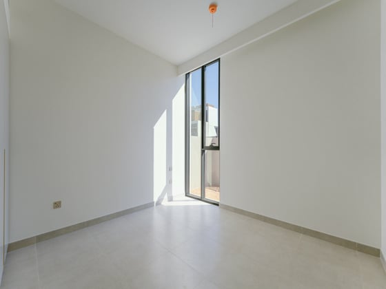 Single Row | Road Backing | Vacant......, picture 5