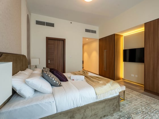 Brand New | Burj Canal View | Luxury Furnished, picture 10