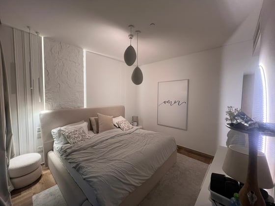 Vacant On Transfer | Furnished | Fully Upgraded, picture 11