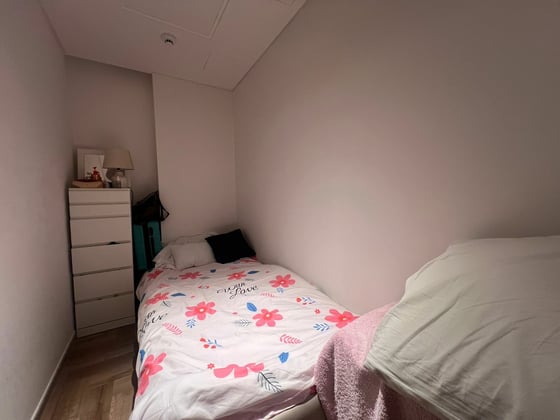 Vacant On Transfer | Furnished | Fully Upgraded, picture 18