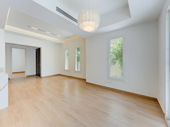 Lake View | Type 3E | Fully Upgraded...., picture 4