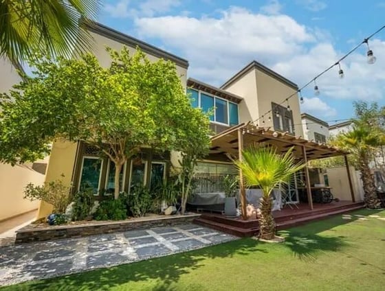Fully Upgraded | Landscaped | Move In Today, picture 1
