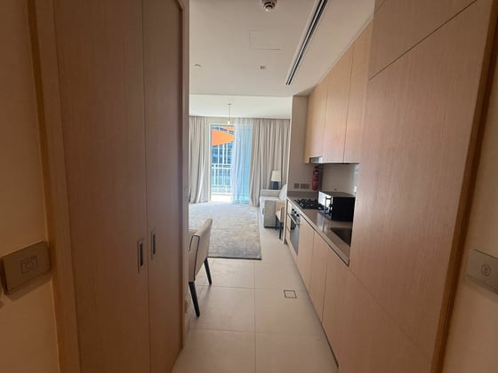 Vacant | Prime location | Furnished....., picture 4