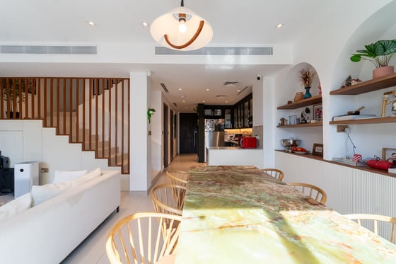 Privacy| Exceptional Upgrade | Vacant on Transfer, picture 2
