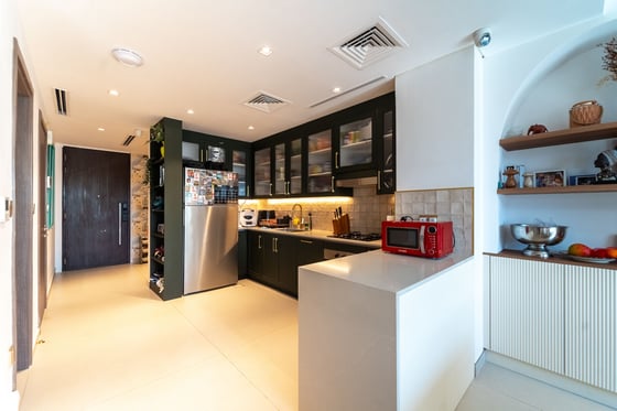 Privacy| Exceptional Upgrade | Vacant on Transfer, picture 4