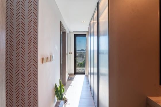 Privacy| Exceptional Upgrade | Vacant on Transfer, picture 12