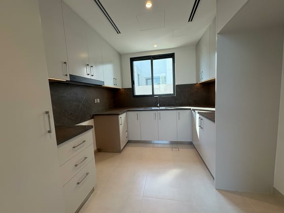 Single Row | Spacious | Brand New......., picture 3