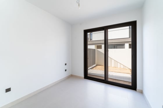 View Today | Vacant | Near Pool and Park, picture 6