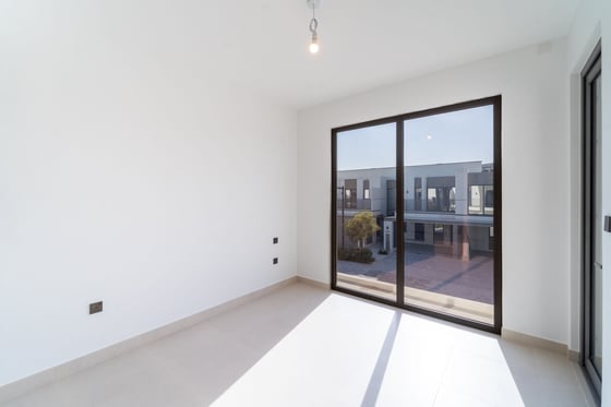 View Today | Vacant | Near Pool and Park, picture 12